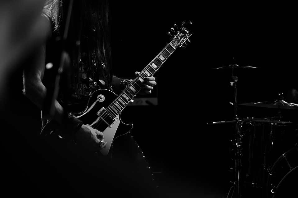 Nylon vs acier : quelles cordes pour votre guitare ?
